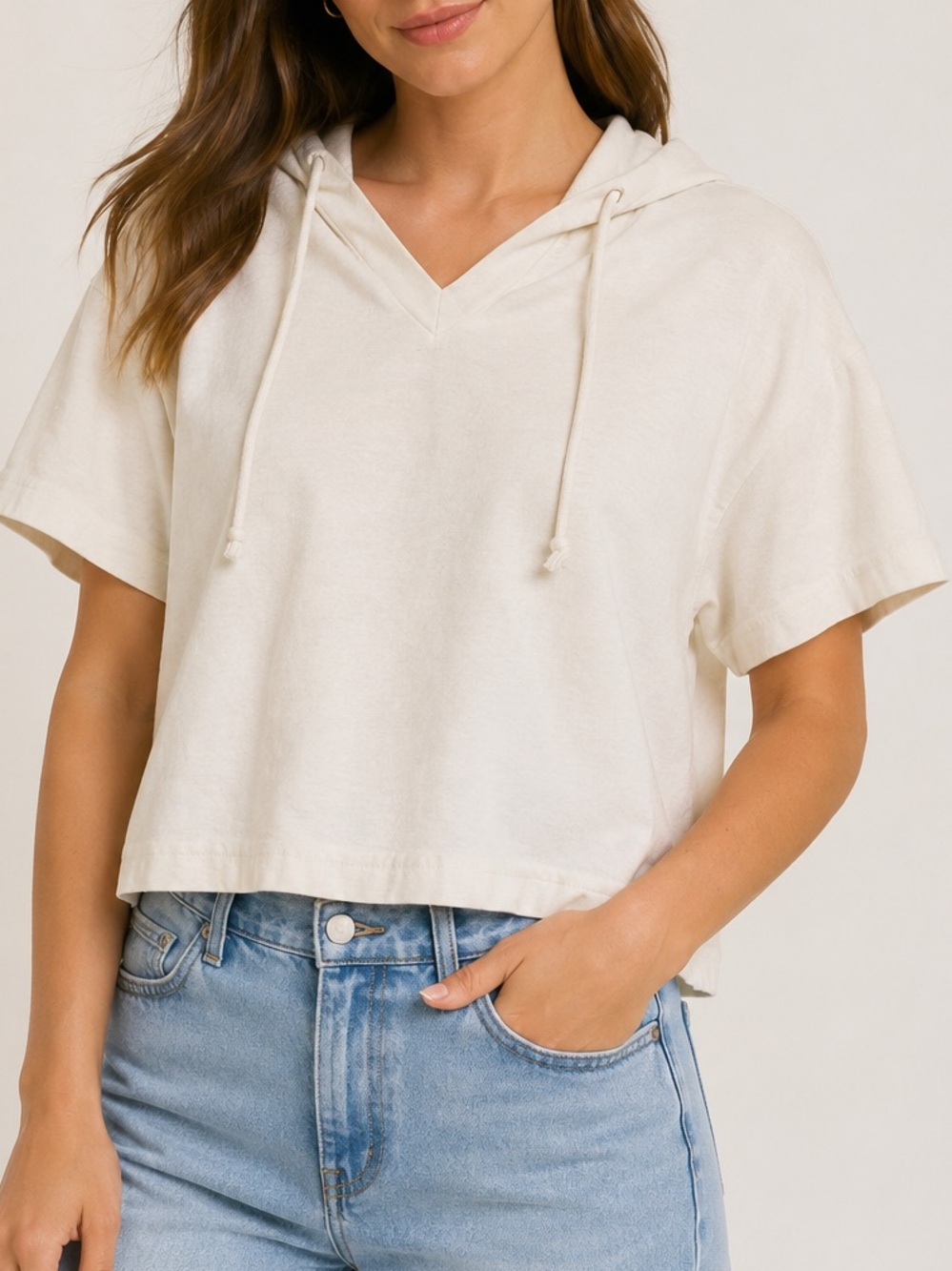 Bearded Goat Boxy Cropped Hoodie
Tee in Cream Sz S/M 100% Cotton Made in India